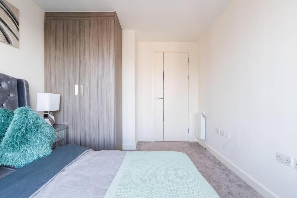 Luxury River Side Penthouse Лондон Екстериор снимка