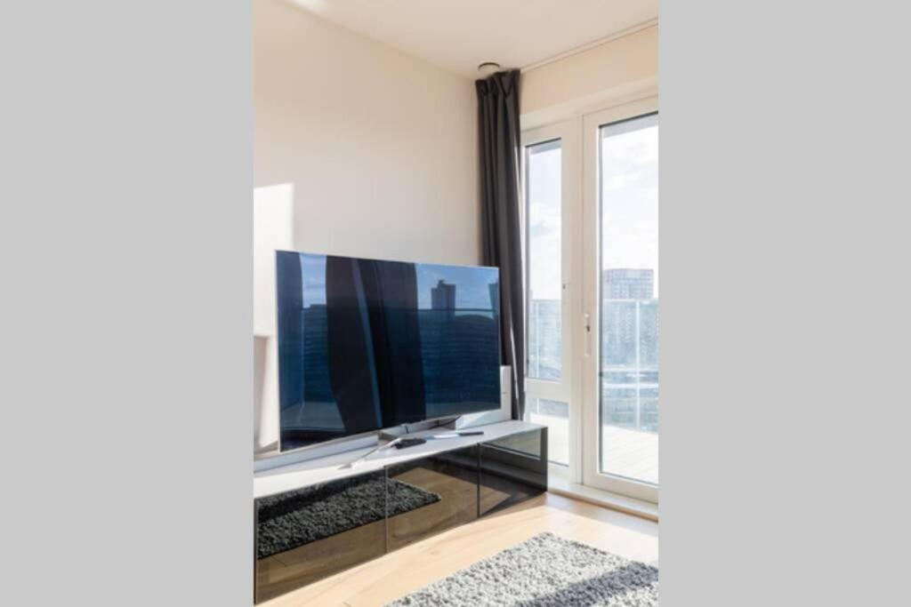 Luxury River Side Penthouse Лондон Екстериор снимка