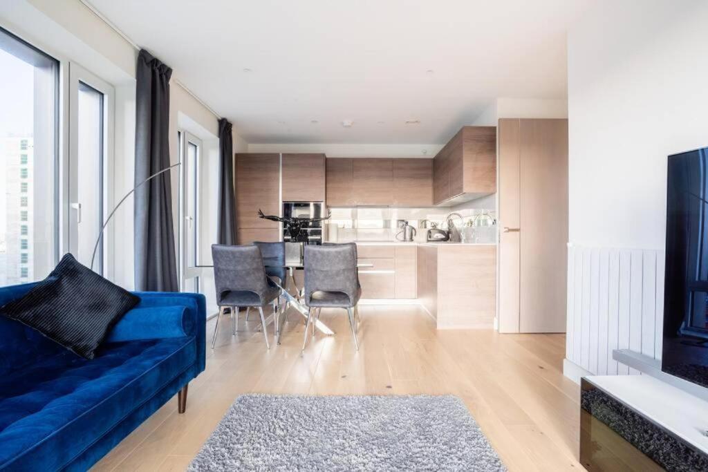 Luxury River Side Penthouse Лондон Екстериор снимка
