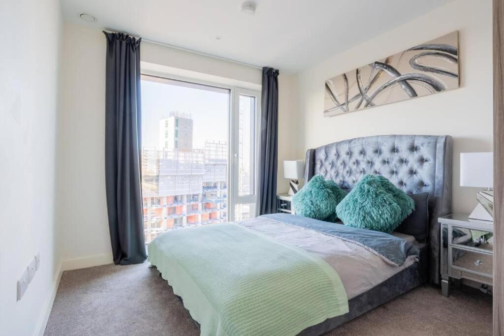 Luxury River Side Penthouse Лондон Екстериор снимка