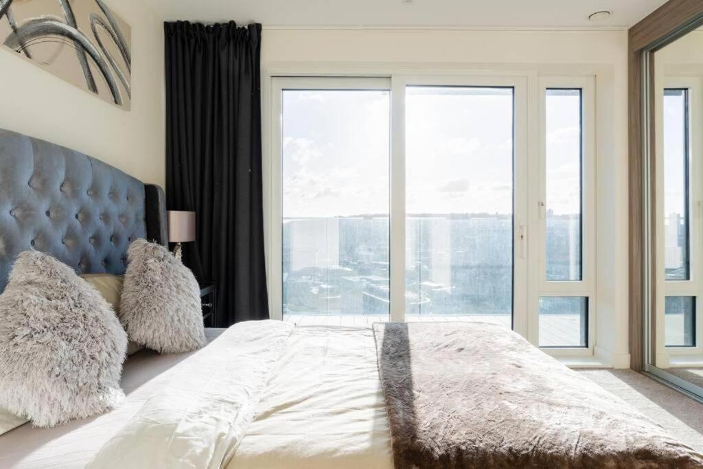 Luxury River Side Penthouse Лондон Екстериор снимка